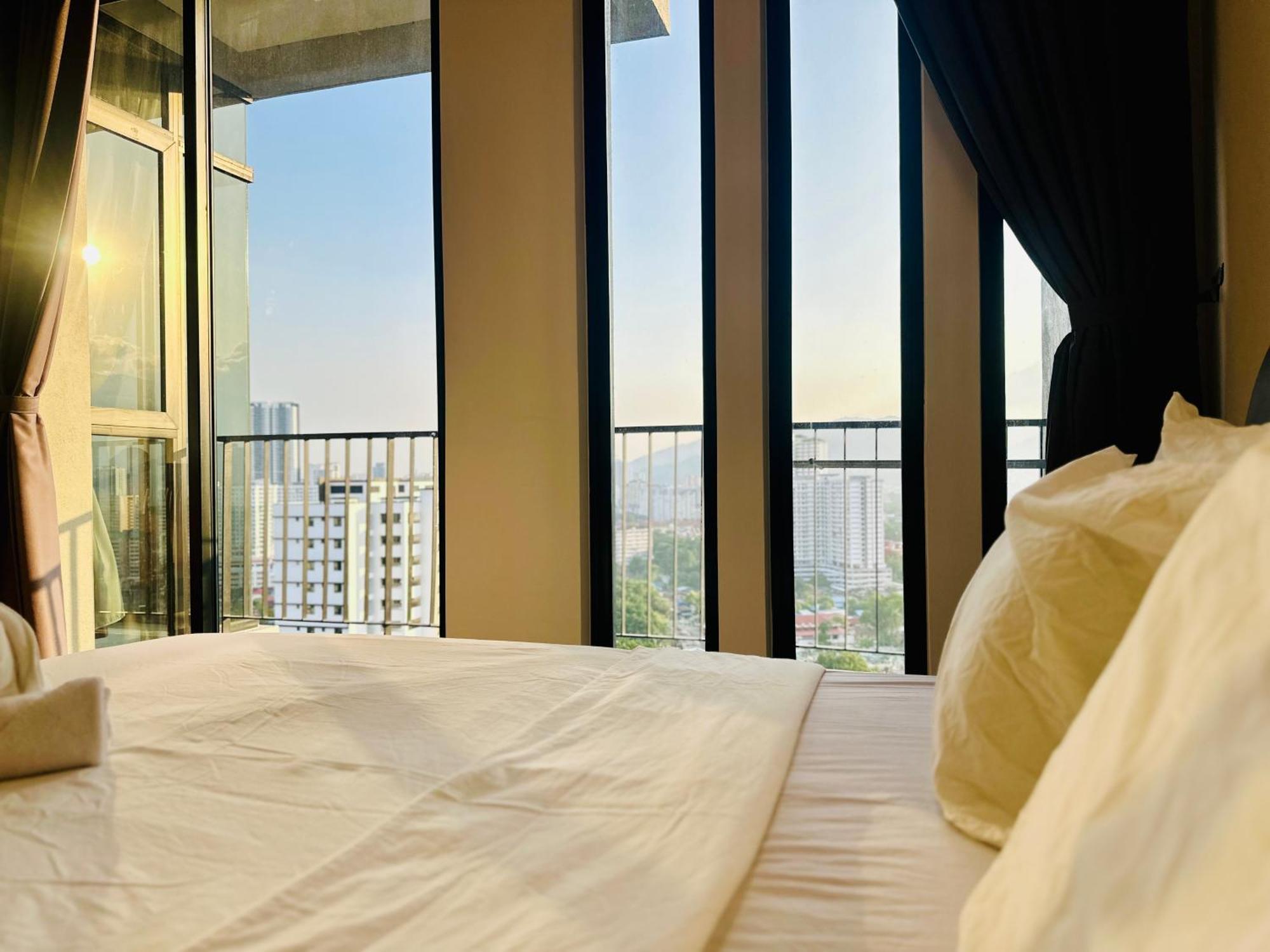 2Br Luxury Rooftop Swimming Pook Homestay@Georgetown@10Pax - 无敌美景两房民宿 Экстерьер фото